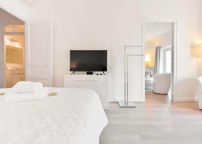 2-br Center Near Croisette & Palais Apartament