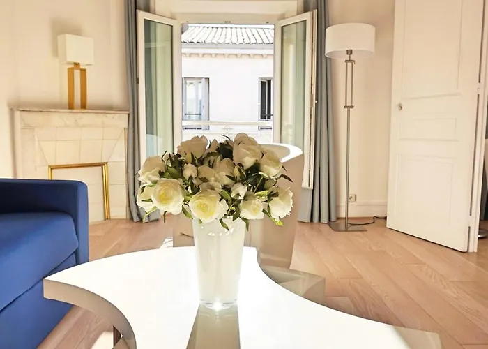 2-br Center Near Croisette & Palais 칸느